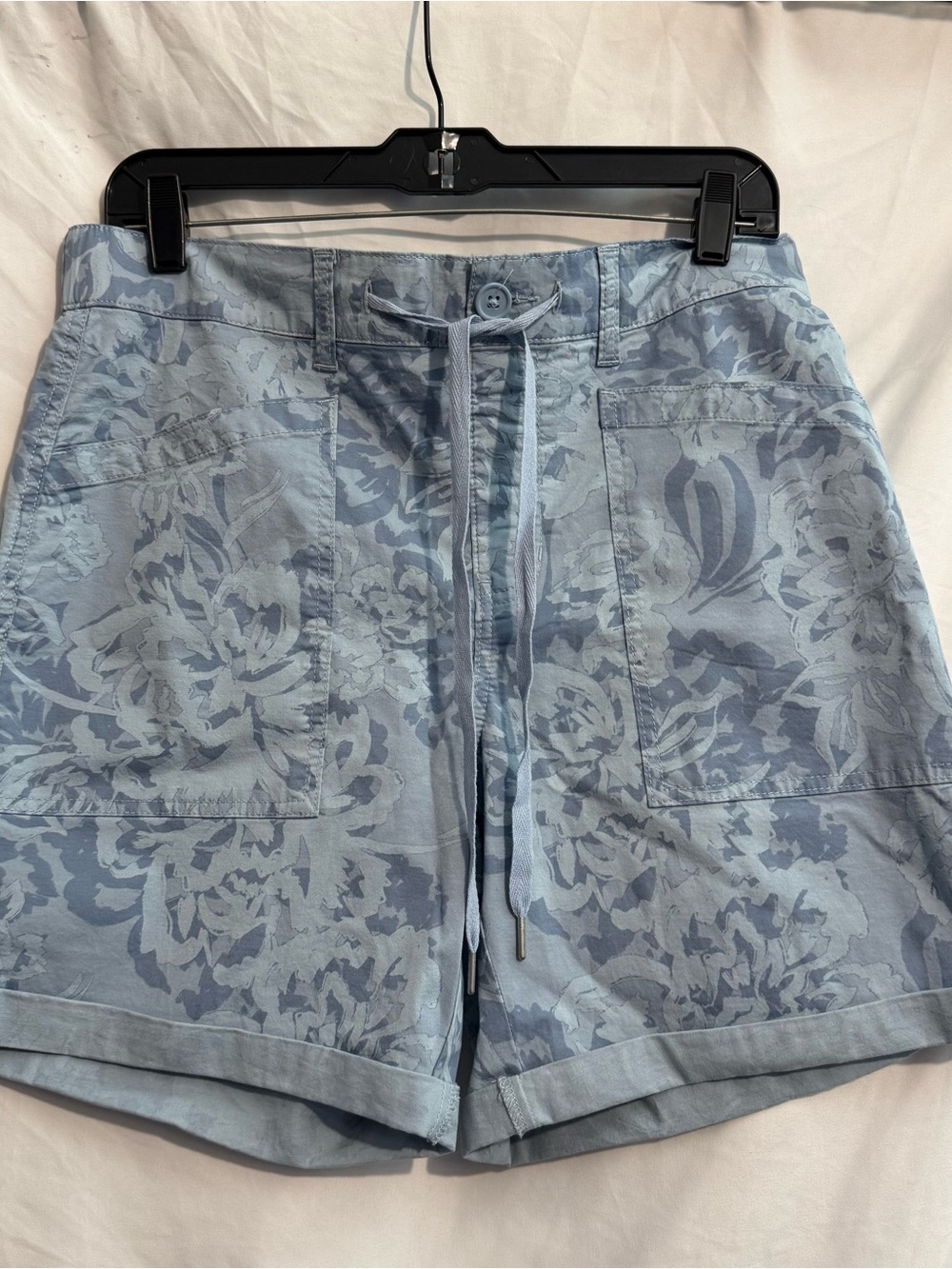 Women's High-Rise Light Blue Floral Jacquard Shorts
